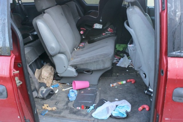 messy-minivan