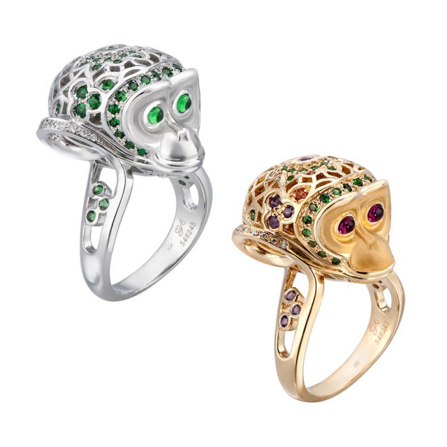 DA12924-023202-Monkey-ring-in-white-gold_-green-tsavorites-and-diamonds