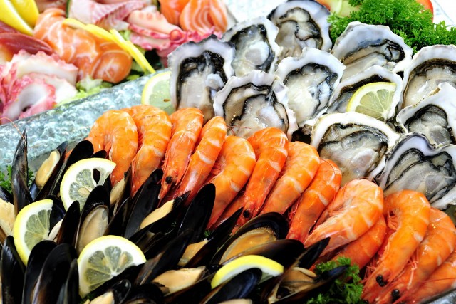 cara-makan-seafood-yang-aman-dan-sehat
