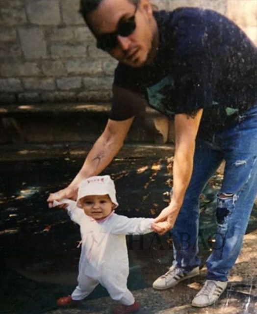 约翰尼·德普 (Johnny Depp) 和他的第一个孩子