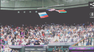 网球决赛颁奖礼上美国国旗落跑