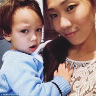又有华裔在美国被赶下飞机！因起飞前母亲给2岁儿子喂奶？