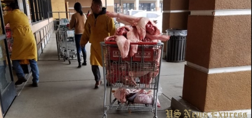 太恶心！美国知名华人超市被拍用购物车装生猪肉！网民们传疯了！