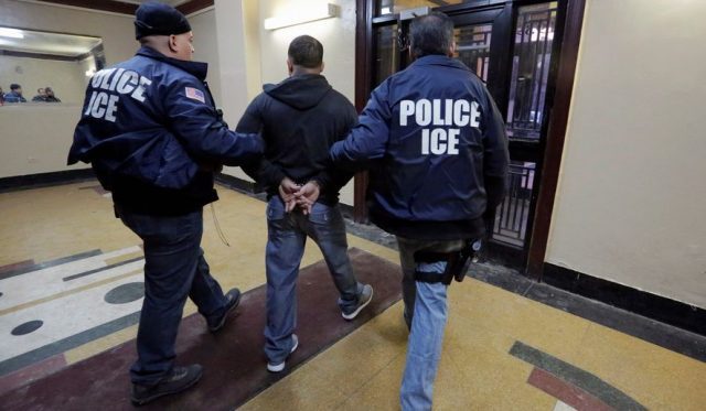 生活一周报 Costco营养品含量造假、退学不退宿舍、在白宫前自杀、禁用吸管？！稀奇古怪的各种爆料