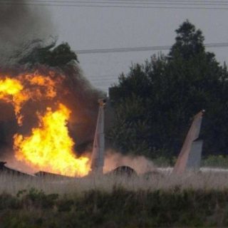 一架美國飛機墜毀，引發大面積山火，3名中國公民不幸遇難
