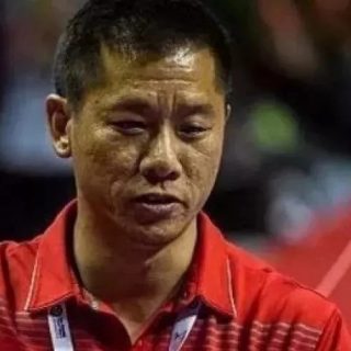 美國著名華裔體操教練，遭學員指控身心凌虐