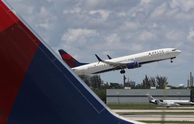 Delta乘客被迫在排泄物座位与放弃班机之间抉择
