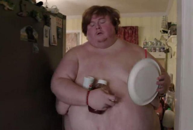 佐治亚州男子重640斤整日 赤身裸体打游戏 还上了电视节目