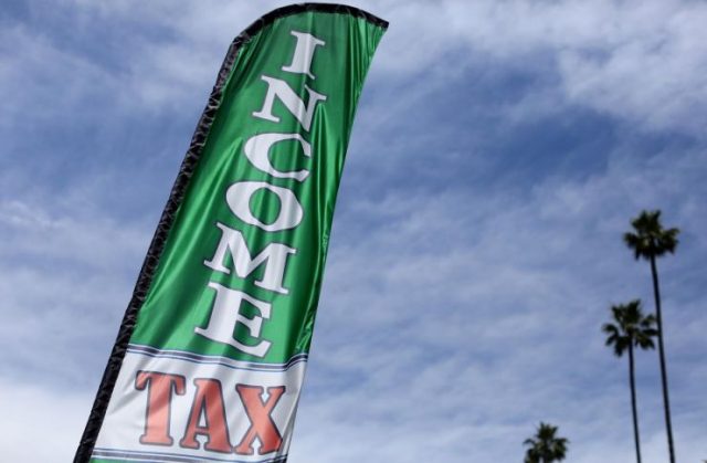 國稅局打擊退稅欺詐：合法納稅人也被身份驗證