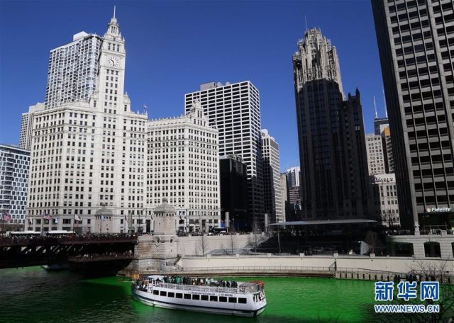 全美多地舉行聖帕特里克節遊行 芝加哥河水被染綠