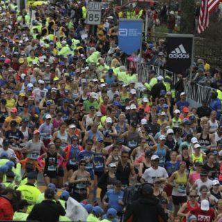 近千名中國選手參加波士頓馬拉松賽 有人偽造成績有人替跑