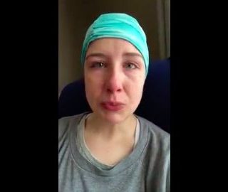 加拿大33歲母親含淚控訴：苦等2年預約不上醫生，我被拖成了癌症晚期！