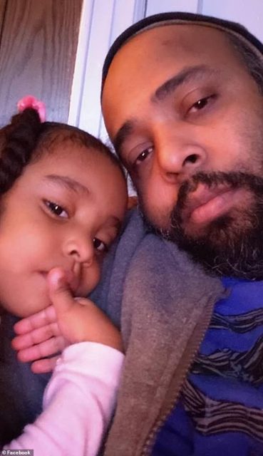 紐約殘忍父親將3歲女兒綁在車內活活燒死