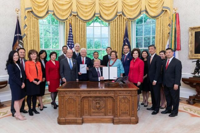特朗普签署行政令 给亚太裔企业更多机会与资源
