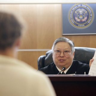 公开批评特朗普 犹他华裔法官被停职六个月