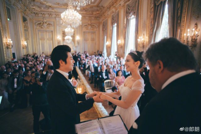 郎朗宣布与小自己12岁的德韩混血钢琴家结婚 新娘子美翻了！