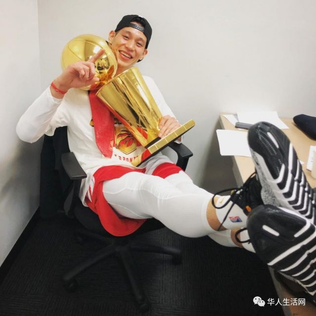 史上第一人！林书豪帅气夺冠，成为NBA总决赛首位登场夺冠的华人球星