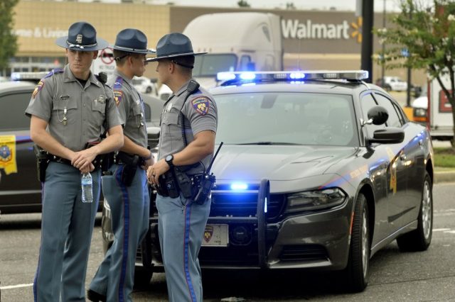 密西西比沃爾瑪超市爆槍案 釀兩死一傷