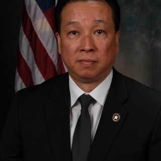 230多年後 美國終於了迎來首位華裔美國法警