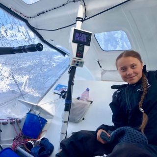 為零排放 16歲氣候活動家乘帆船橫穿大西洋抵達紐約