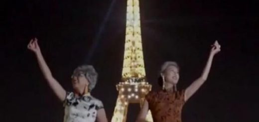 中國奶奶穿旗袍游巴黎走紅：不僅要看風景，也要成為風景