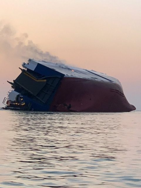 喬治亞海港一貨輪翻船 四名船員失蹤