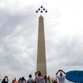 经过三年翻修后 华盛顿纪念碑将重新迎客