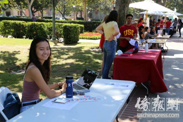中國留學生積极參加選民登記日誌願者活動