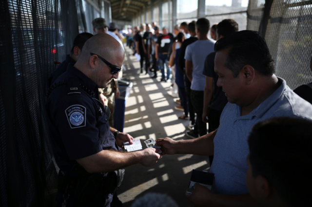 ICE新規瞄準U簽證 申請人等待期間可遭驅逐出境