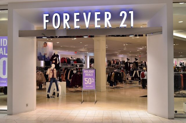 Forever 21宣布破產 是零售實體店衰敗還是消費者口味變了？