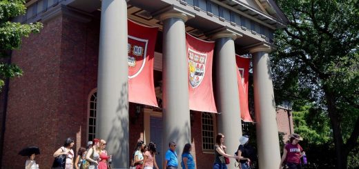 哈佛被告歧视亚裔学生案  判决出来了！！！