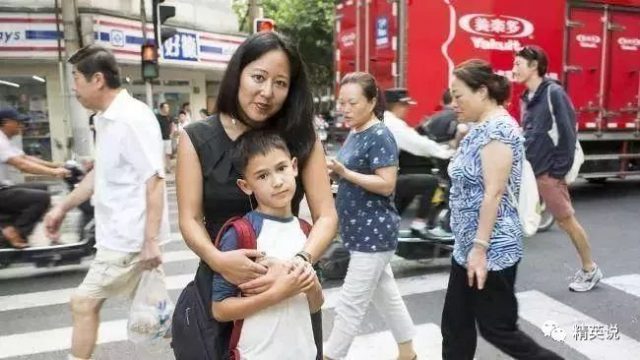 斯坦福毕业的华裔妈妈把儿子送来中国读书，最后她后悔了吗？