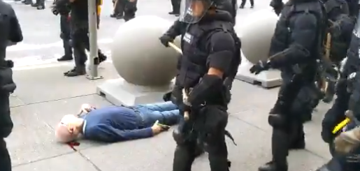 明州不再允许警察"锁喉" 纽约老人抗议中遭暴力执法 警局57人集体辞职