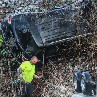 亚城华人开车卡在Duluth铁轨上 乘客逃脱 司机身亡