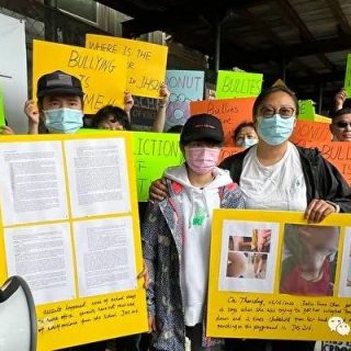 不会英语怎么了！6年级华裔女学生被打，家长抗议学校处理不当