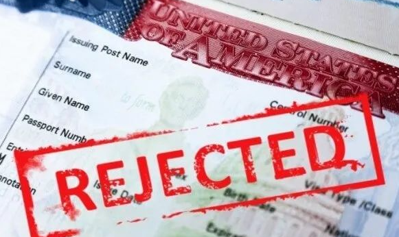 好难！1分钟秒拒，有人回国探亲，返美签证被拒！